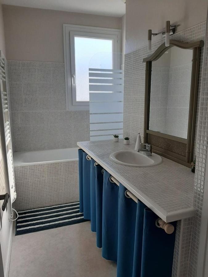 Appt Cosy 65 M2 Coeur De Ville A 150 M De La Plage Royan Kültér fotó